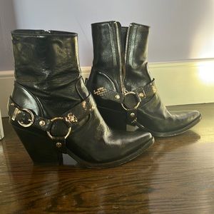 Steve Madden size 8 cowboy ankle boots